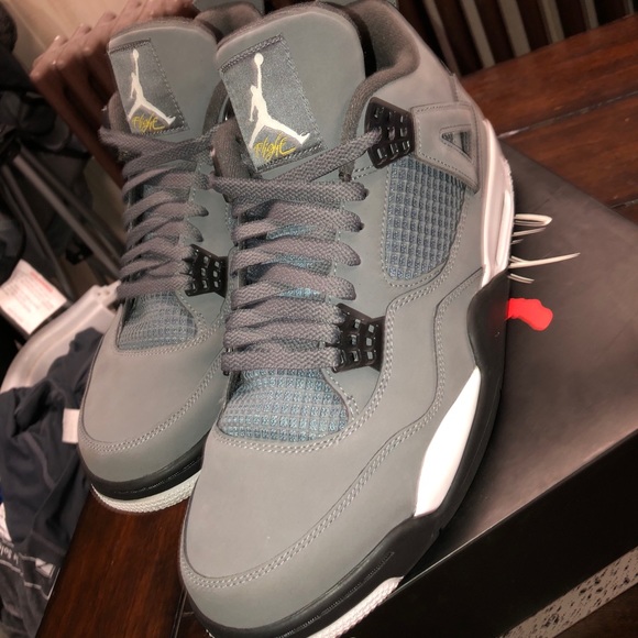 Air Jordan Retro 4’s PERFECT CONDITION! - Picture 6 of 8